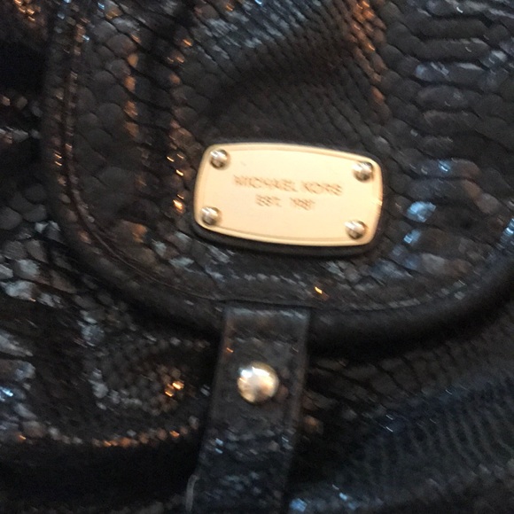 Authentic Michael Kors purse in good condition🥰 - Picture 2 of 8